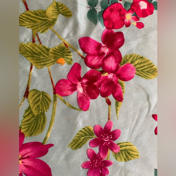 Anne Klein 100% Silk Floral Scarf Light Turquoise Pink Green 35”x35” - Picture 3 of 7